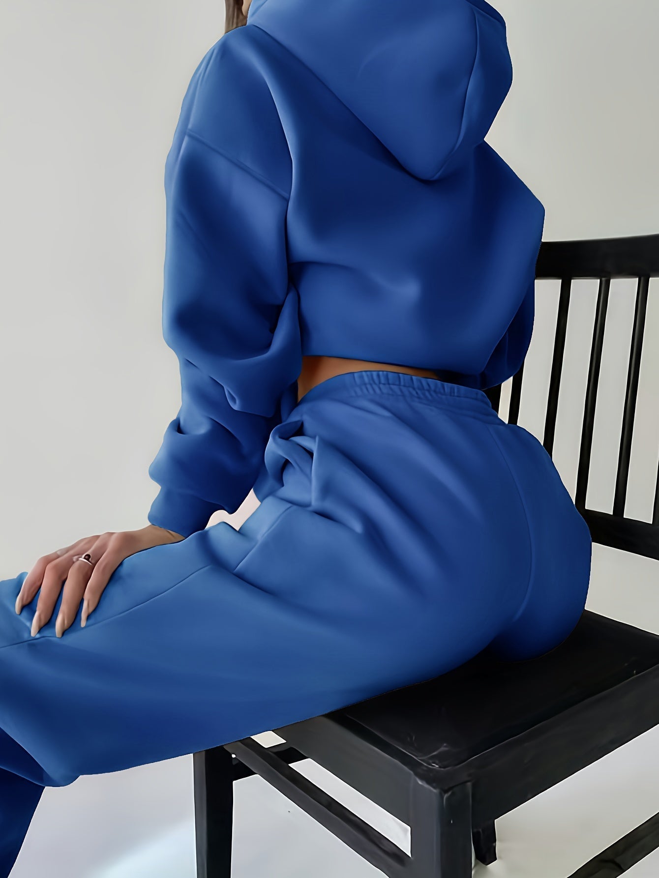 Emiziras - olso damesæt i to dele bestående af en hættetrøje og joggingbukser