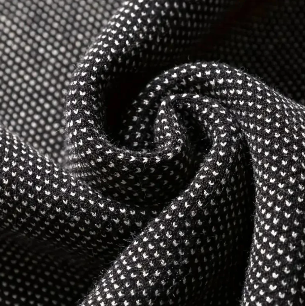 Neven – hyggelig sweater med spøgelsesmønster til kvinder