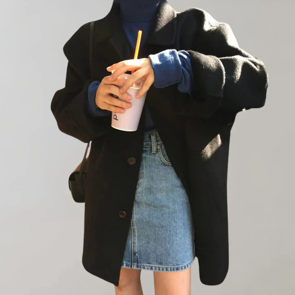 Coraline | tidløst elegant skåret damejakke