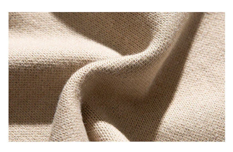 Strikket trøje til kvinder med kattemotiv - behagelig og varm