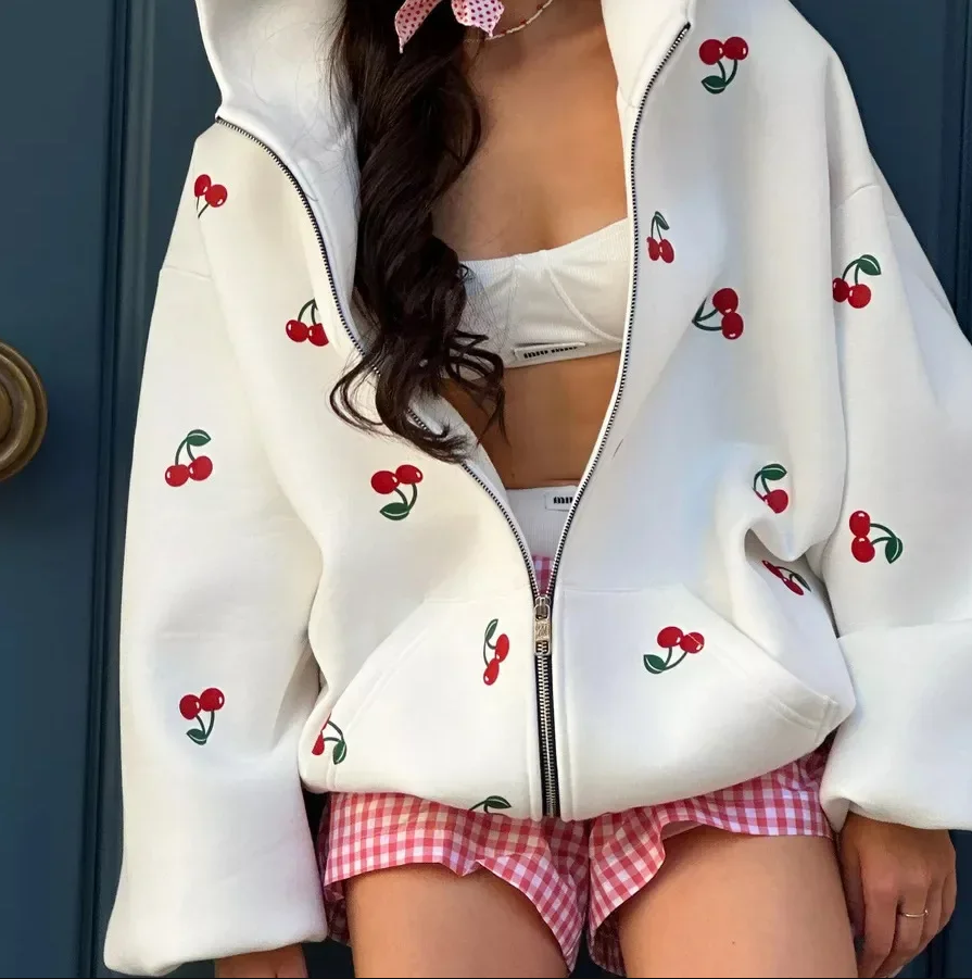 Kyra - hvid damejakke med kirsebærmotiv