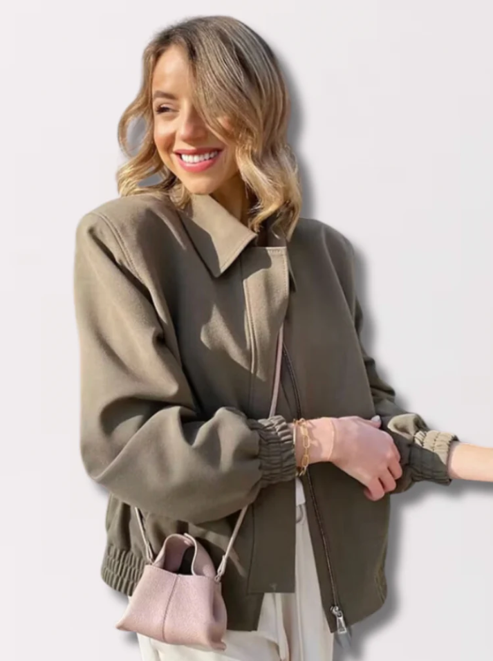 Scarlett – varmt vatteret damejakke med hætte