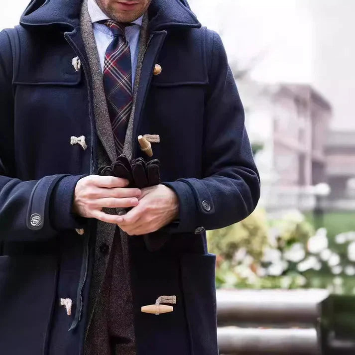 Oskar – uldtrenchcoat med kneppelukning og hætte