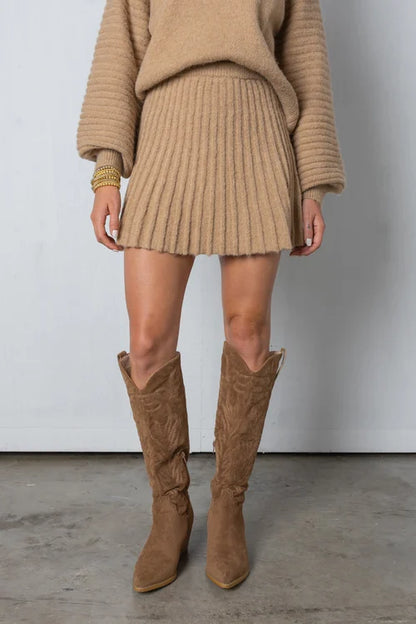 Elegant sæt plisseret sweater og nederdel - jayline