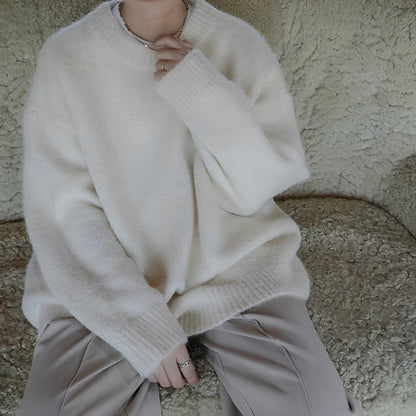 Olyvia – løstsiddende striktrøje i et enkelt design