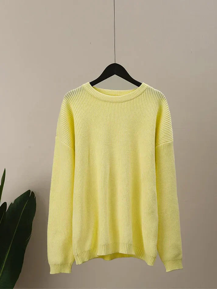 Varm vintertrøje - moderigtig rund hals i minimalistisk design