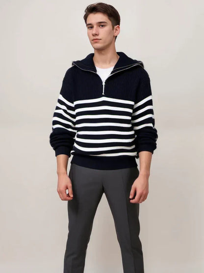 Stribet sweater med lynlås lukning