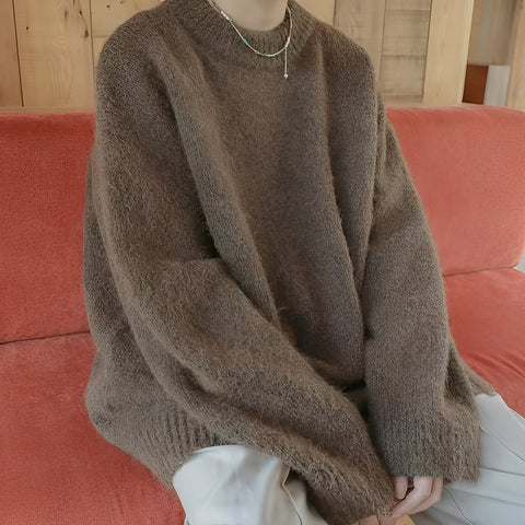 Olyvia – løstsiddende striktrøje i et enkelt design