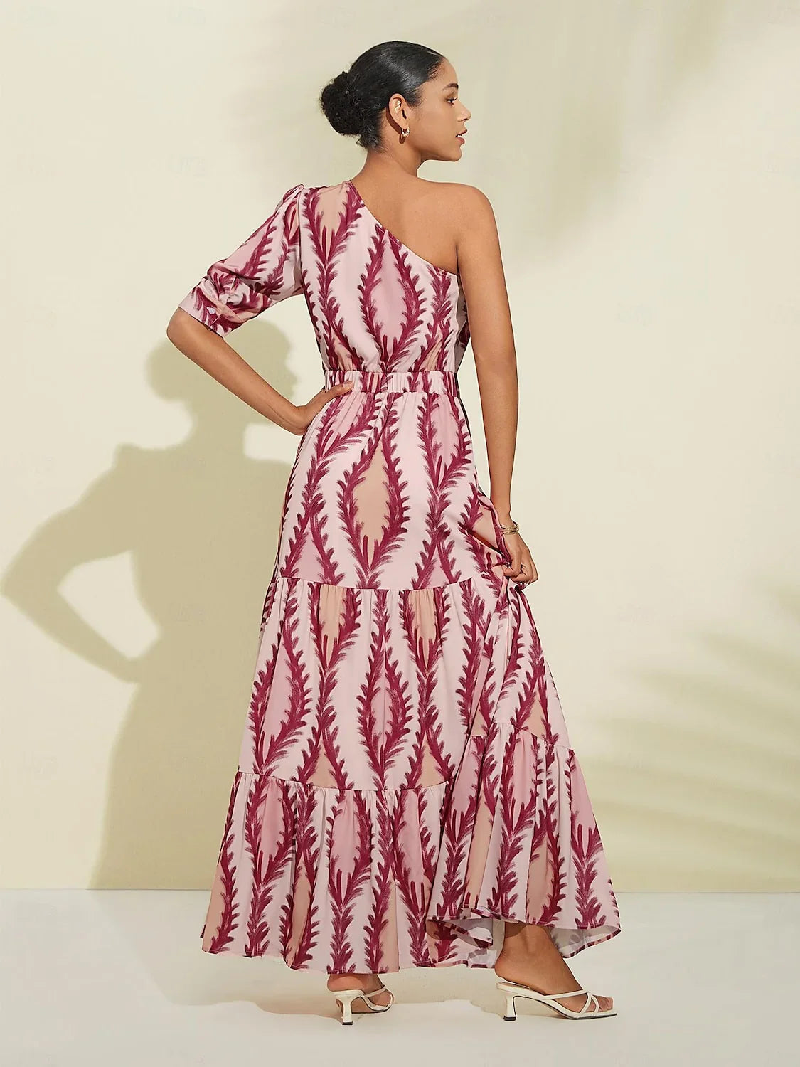 Jasmine – sexet en-skulder-maxikleid i rosa