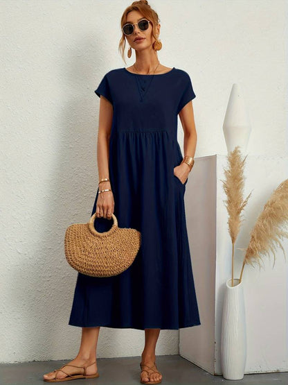 Emily – klassisk design med rund hals til forår og sommer