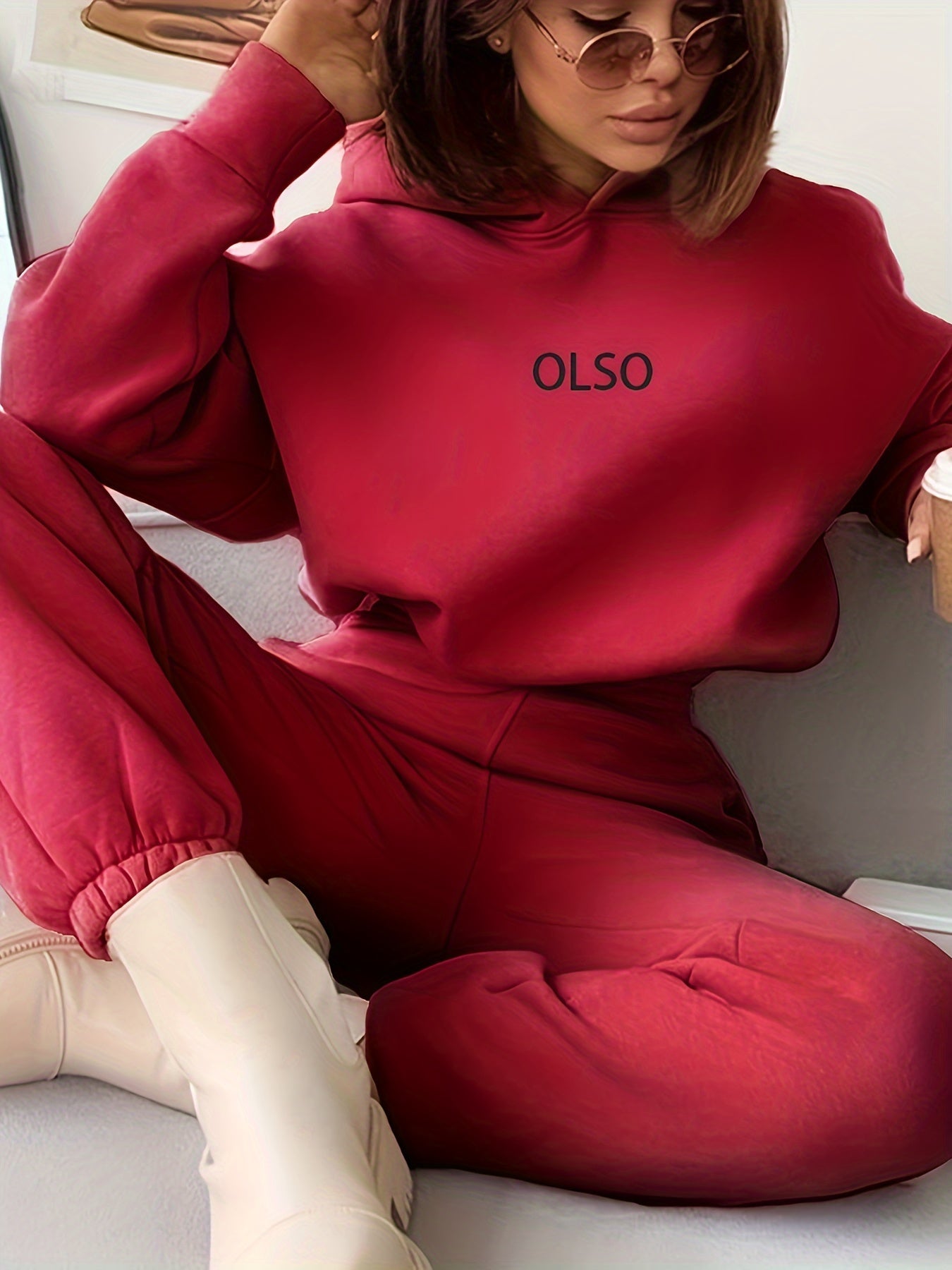 Emiziras - olso damesæt i to dele bestående af en hættetrøje og joggingbukser