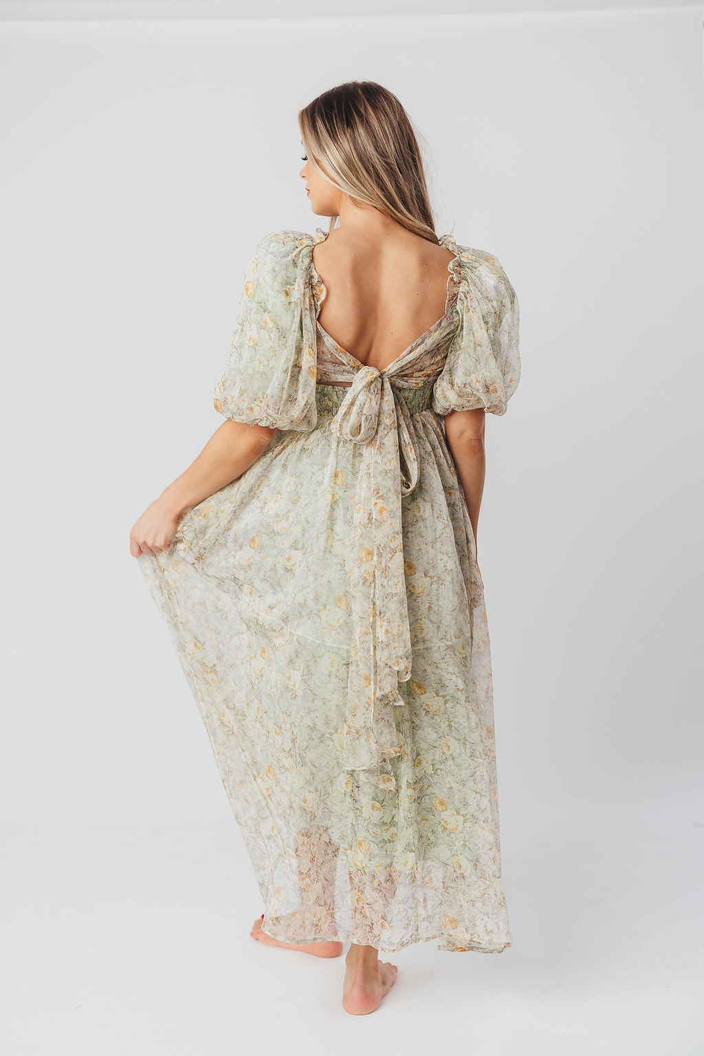 Melody maxi dress med læg og sløjfedetalje i sage floral - bump friendly & Inclusive sizing (S-3XL)
