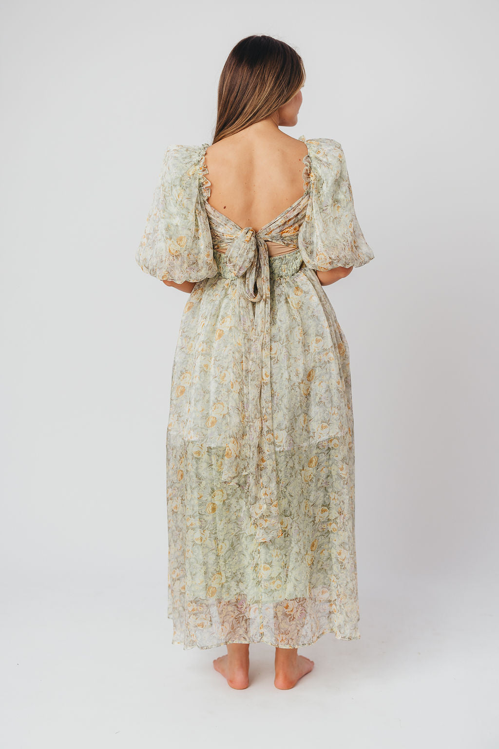 Melody maxi dress med læg og sløjfedetalje i sage floral - bump friendly & Inclusive sizing (S-3XL)