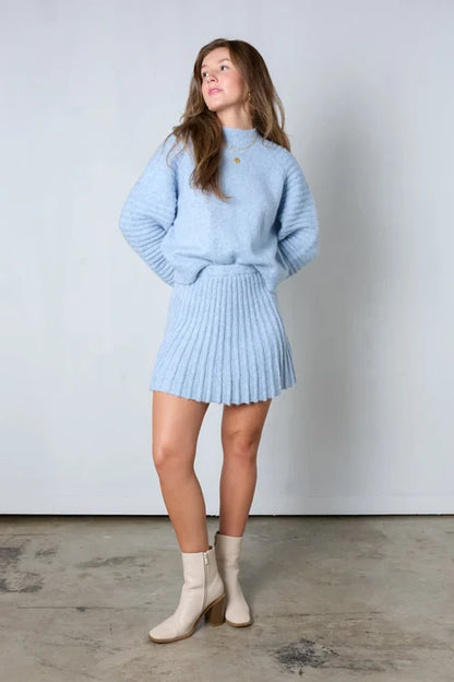 Elegant sæt plisseret sweater og nederdel - jayline