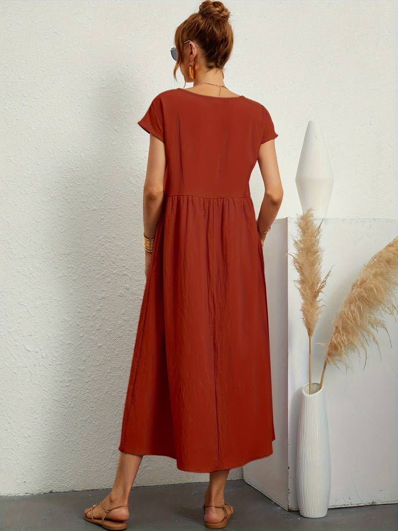 Emily – klassisk design med rund hals til forår og sommer