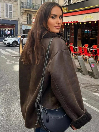 Oversized damefrakke i læder med pels