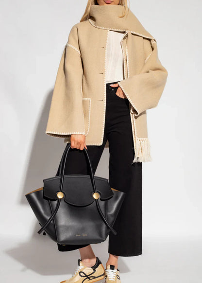 Keyra - luksuriøs jakke med tørklæde