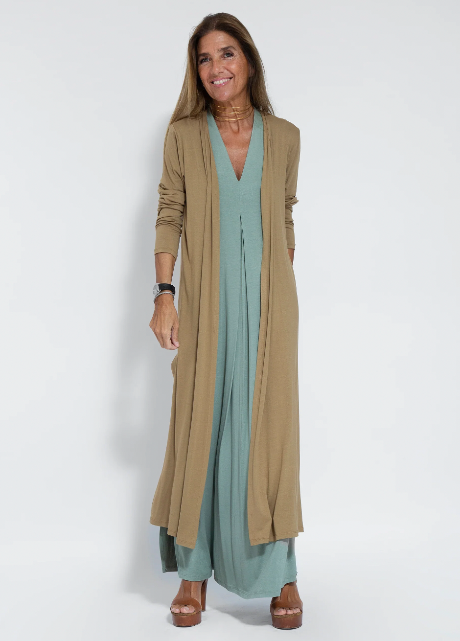 Ayania - langes schlankmachendes kleid und weste im set