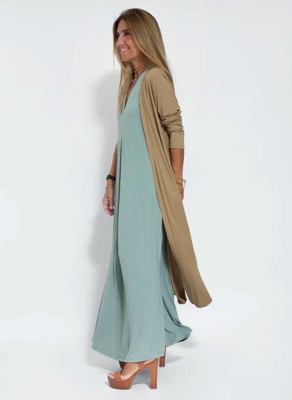 Ayania - langes schlankmachendes kleid und weste im set