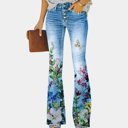 Rosmunda - trendy, udspændte damejeans med moderigtige knapper