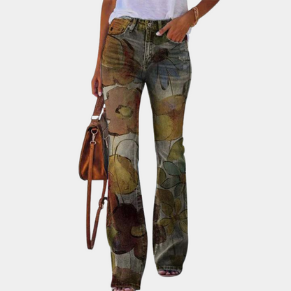 Rosmunda - trendy, udspændte damejeans med moderigtige knapper
