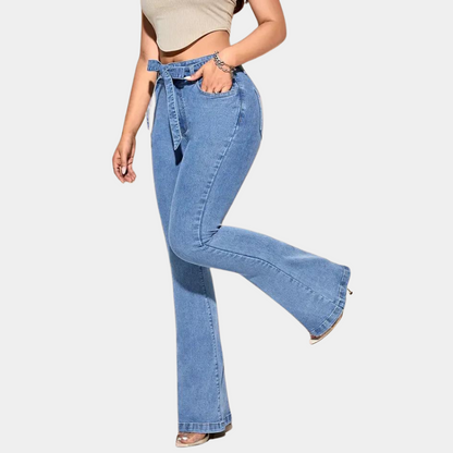 Feminine jeans med høj stretch og brede ben for ultimativ komfort
