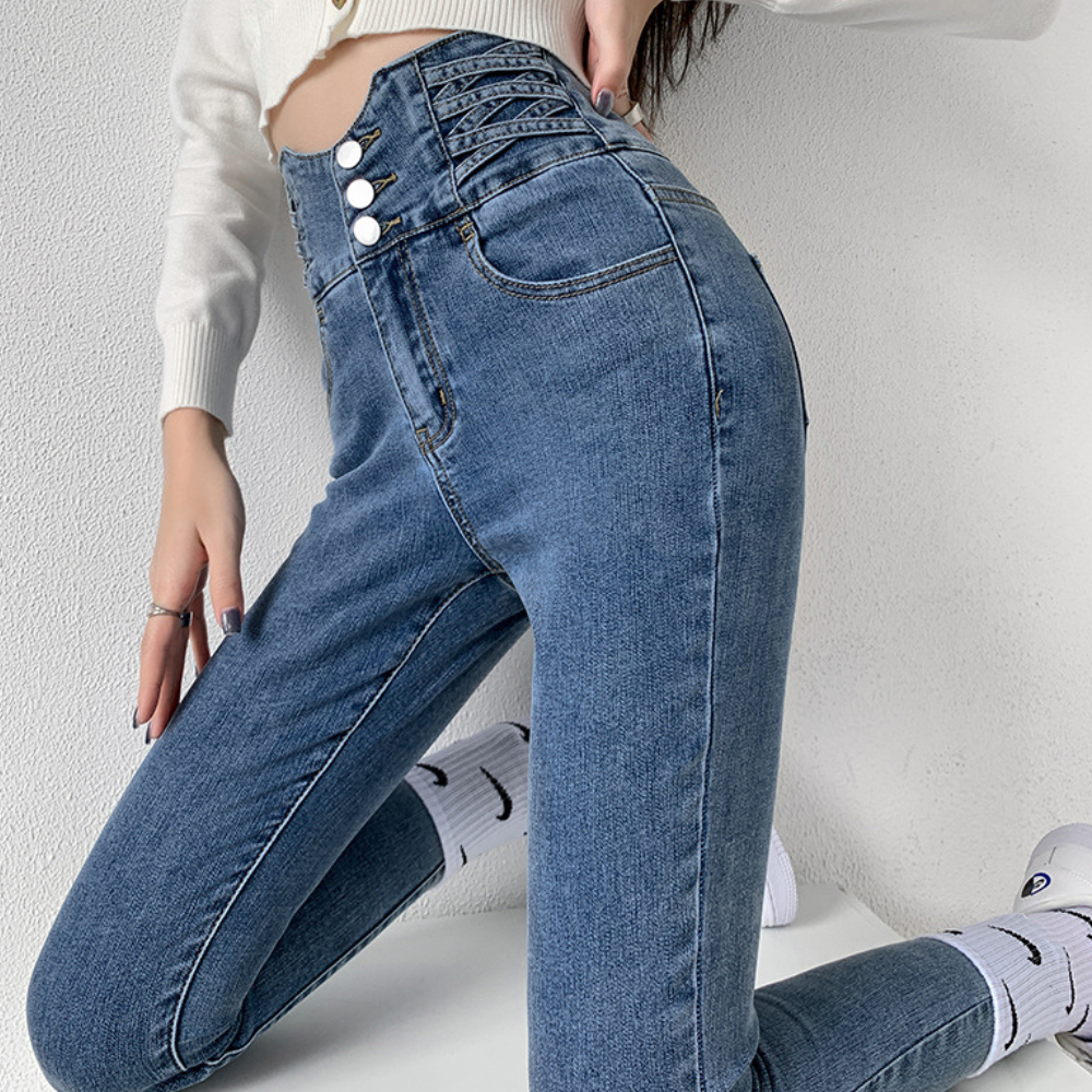 Stilfulde højtaljede jeans til kvinder