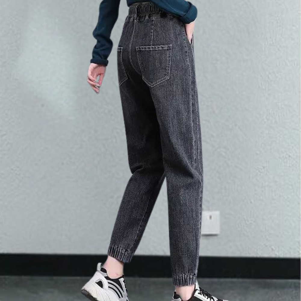 Lucrezia - trendy, afslappede damejeans med justerbar taljesnor for en perfekt pasform