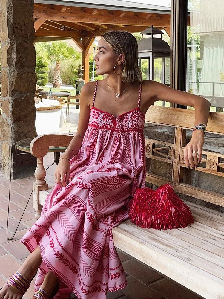 Baruni | boho stil kjole med korset, dekoreret med mesh stof og blomstermønster