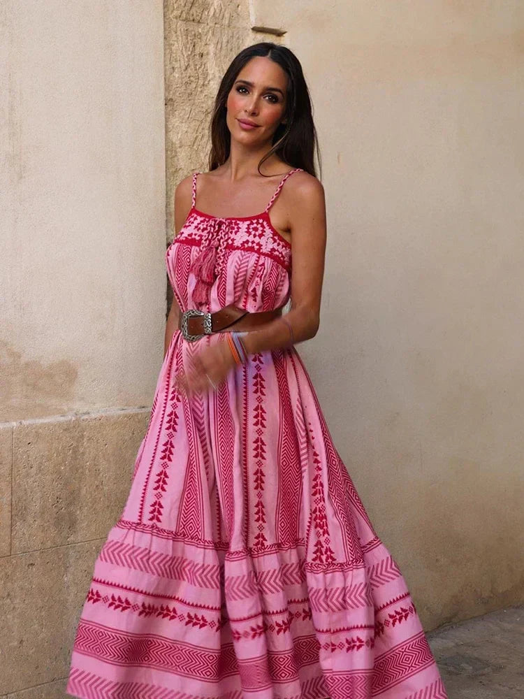 Baruni | boho stil kjole med korset, dekoreret med mesh stof og blomstermønster