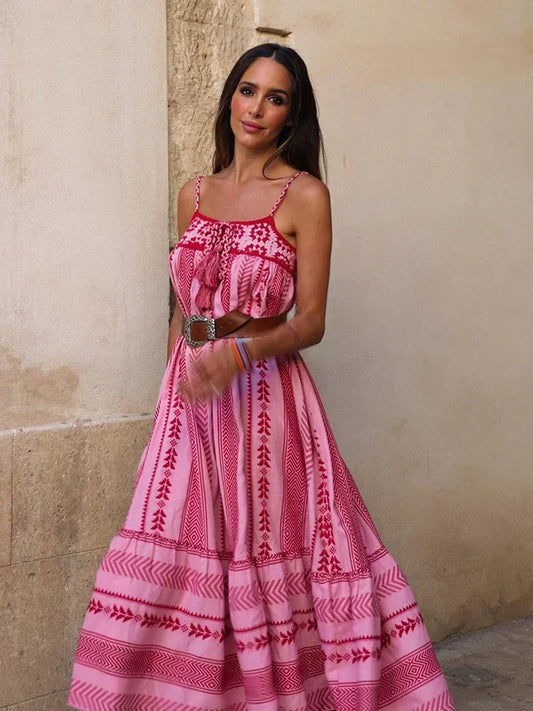 Baruni | boho stil kjole med korset, dekoreret med mesh stof og blomstermønster
