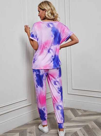 Ibo | Sæt bestående af skjorte og bukser i et tie-dye mønster i pink og blå