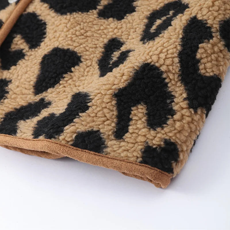 Leopardfrost - stilfuld vinterfrakke med leopardmotiv til modige kvinder