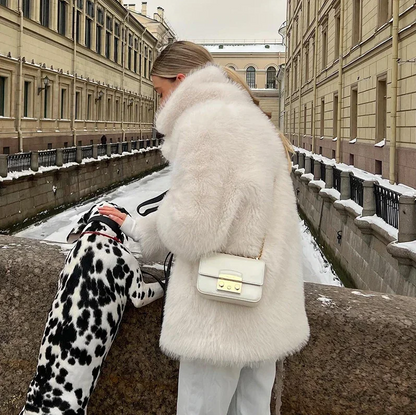 Ivankav - luksuriøs blød faux fur-jakke til kvinder