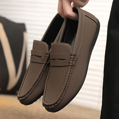 Elegante loafers til mænd i forskellige farver