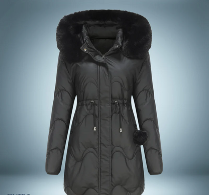 Farverig parka med pelskrave