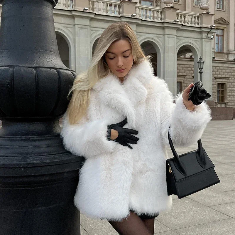 Ivankav - luksuriøs blød faux fur-jakke til kvinder