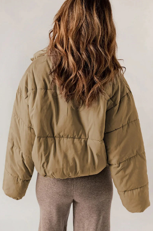 Lia – moderne pufferjakke fremstillet af materiale af høj kvalitet