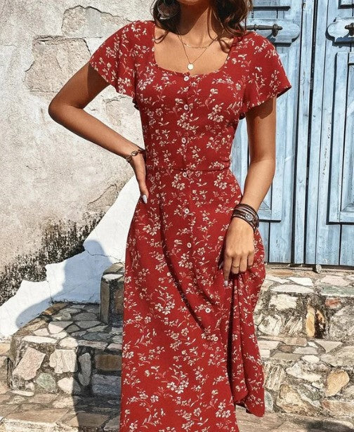 Zoe - elegant midikjole med rødt print med firkantet halsudskæring