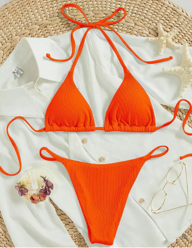 Zoey – blå bikini med højt bånd og v-hals