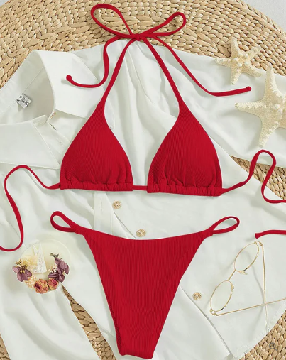 Zoey – blå bikini med højt bånd og v-hals