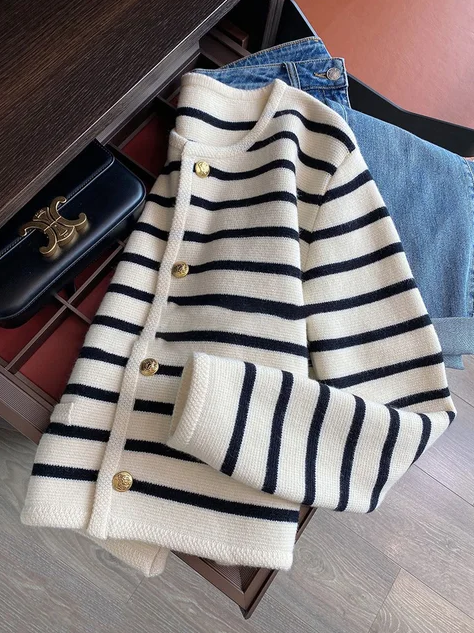 Stella l sweater med o-hals og striber