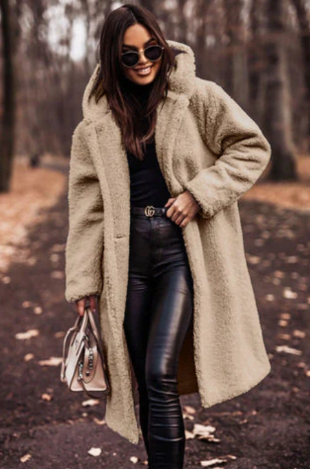 Laura - moderigtig lang teddyfrakke med hætte