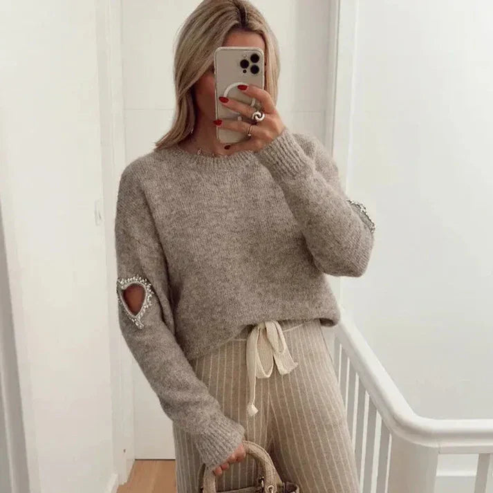 Pullover i moderigtigt hjerte-hals design til kvinder