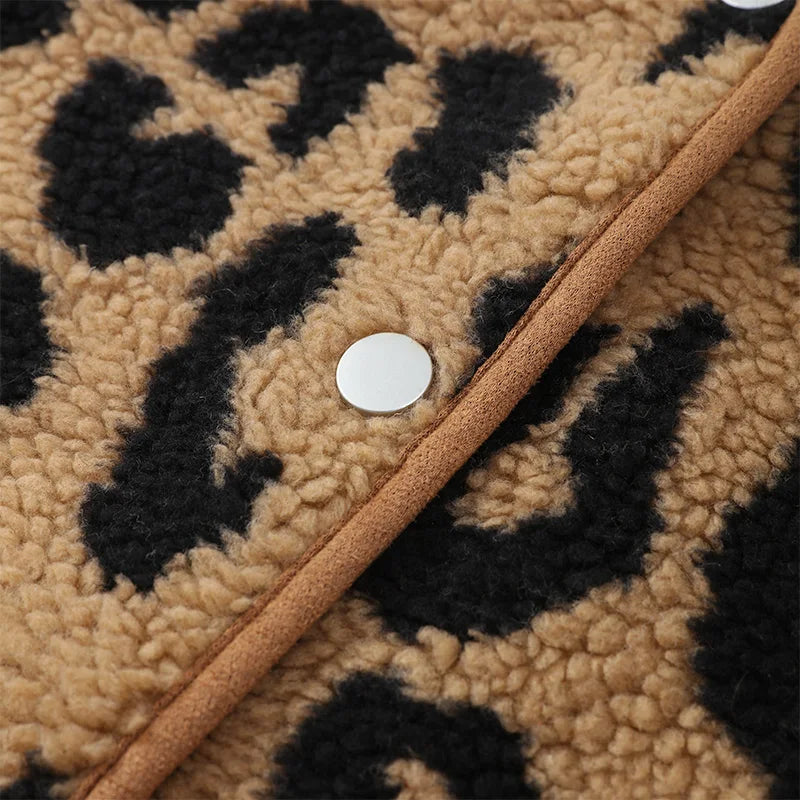 Leopardfrost - stilfuld vinterfrakke med leopardmotiv til modige kvinder