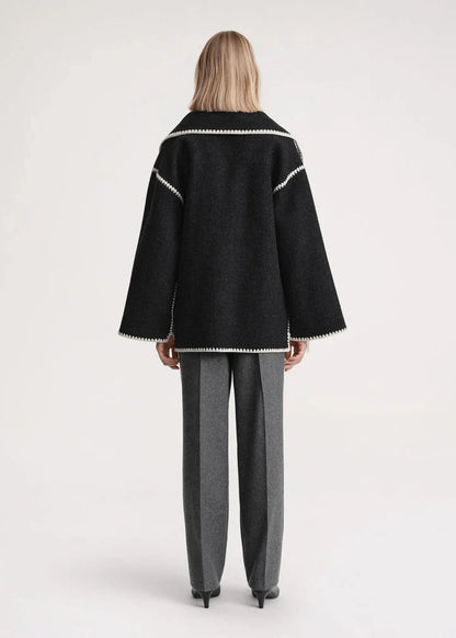 Keyra - luksuriøs jakke med tørklæde