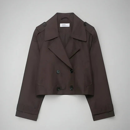 Stilfuld dobbeltradet cropped trenchcoat med lommer til kvinder – dame