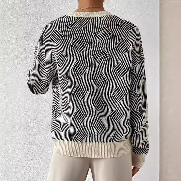 Varm damestrikket sweater med rullekrave