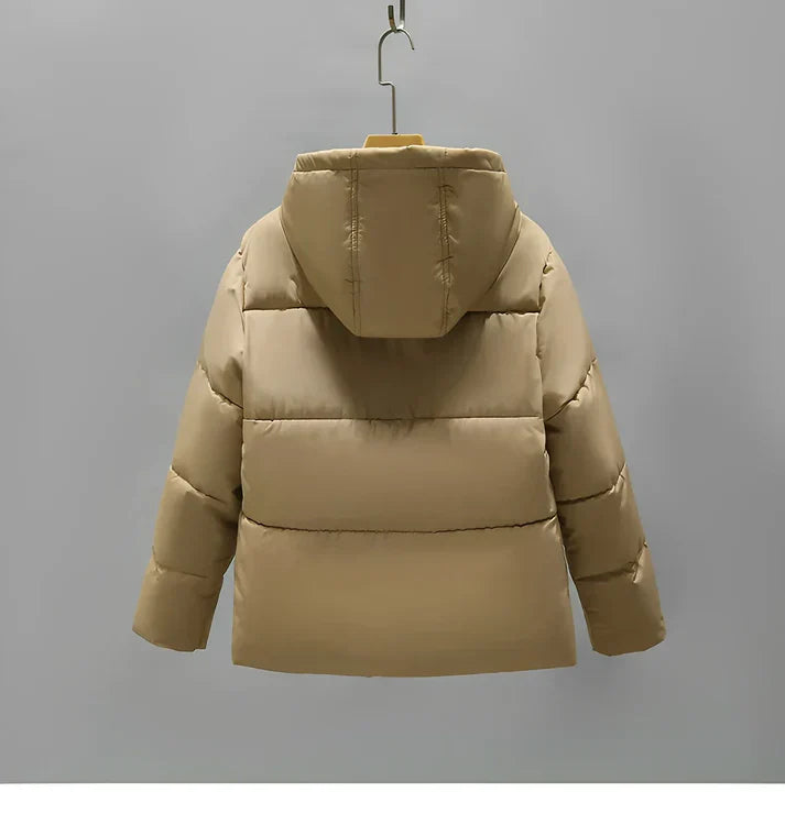 Varm vinterfrakke til kvinder 2024: elegant puffercoat-trend