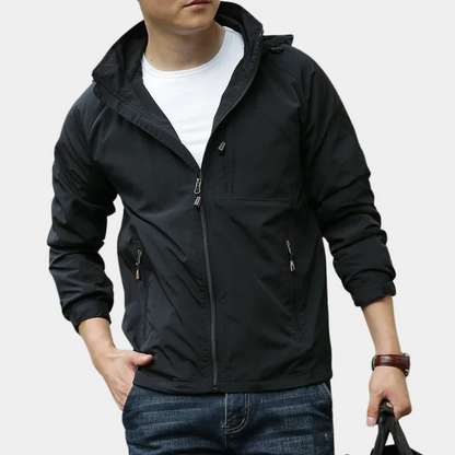 Letvægts udendørsjakke til mænd med hætte og sporty design